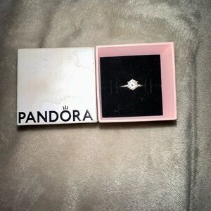 I’m selling this pandora ring I don’t wear anymore